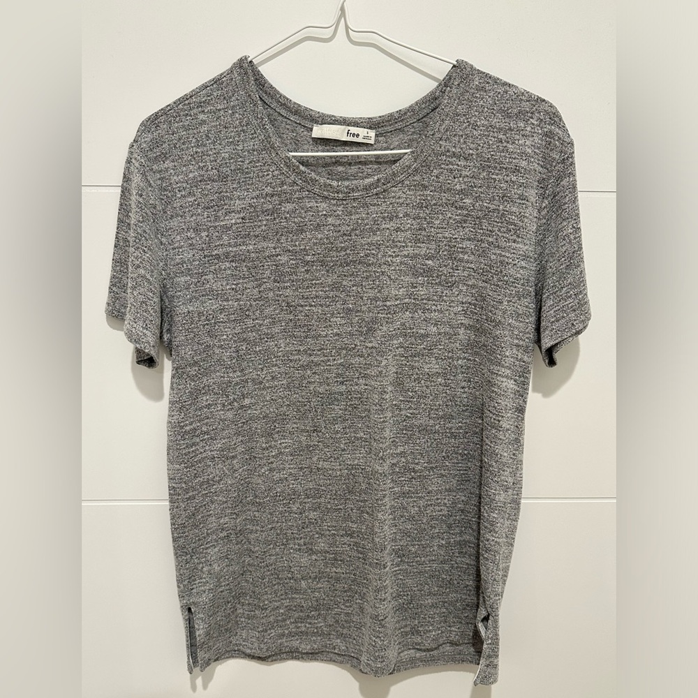 Aritzia Wilfred Free T-shirt